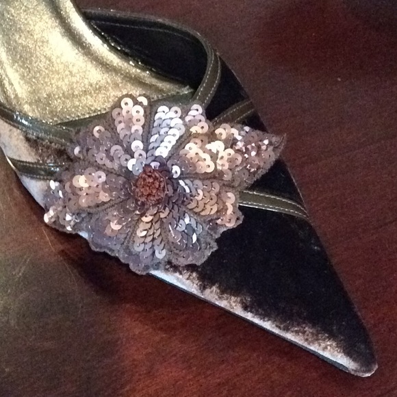 Isabella Fiore Size 8 Kitten Heels - Picture 3 of 5